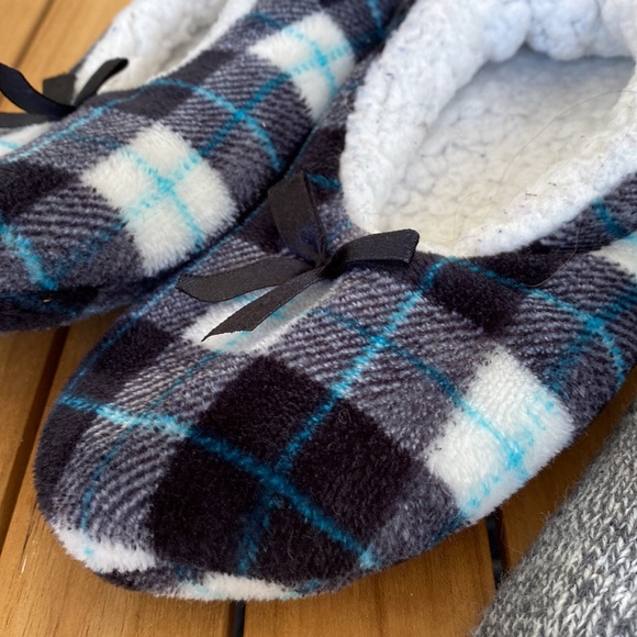 Womens Slipper Set - Picture 3 of 4